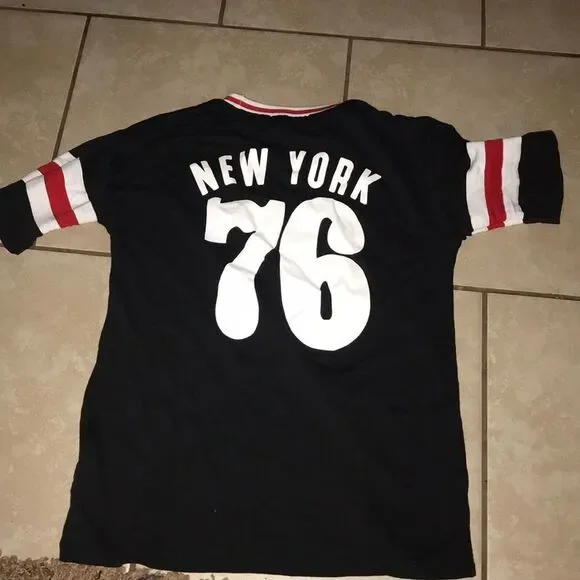 — Forever 21 — Cute NY T-Shirt Size Small - Picture 2 of 2